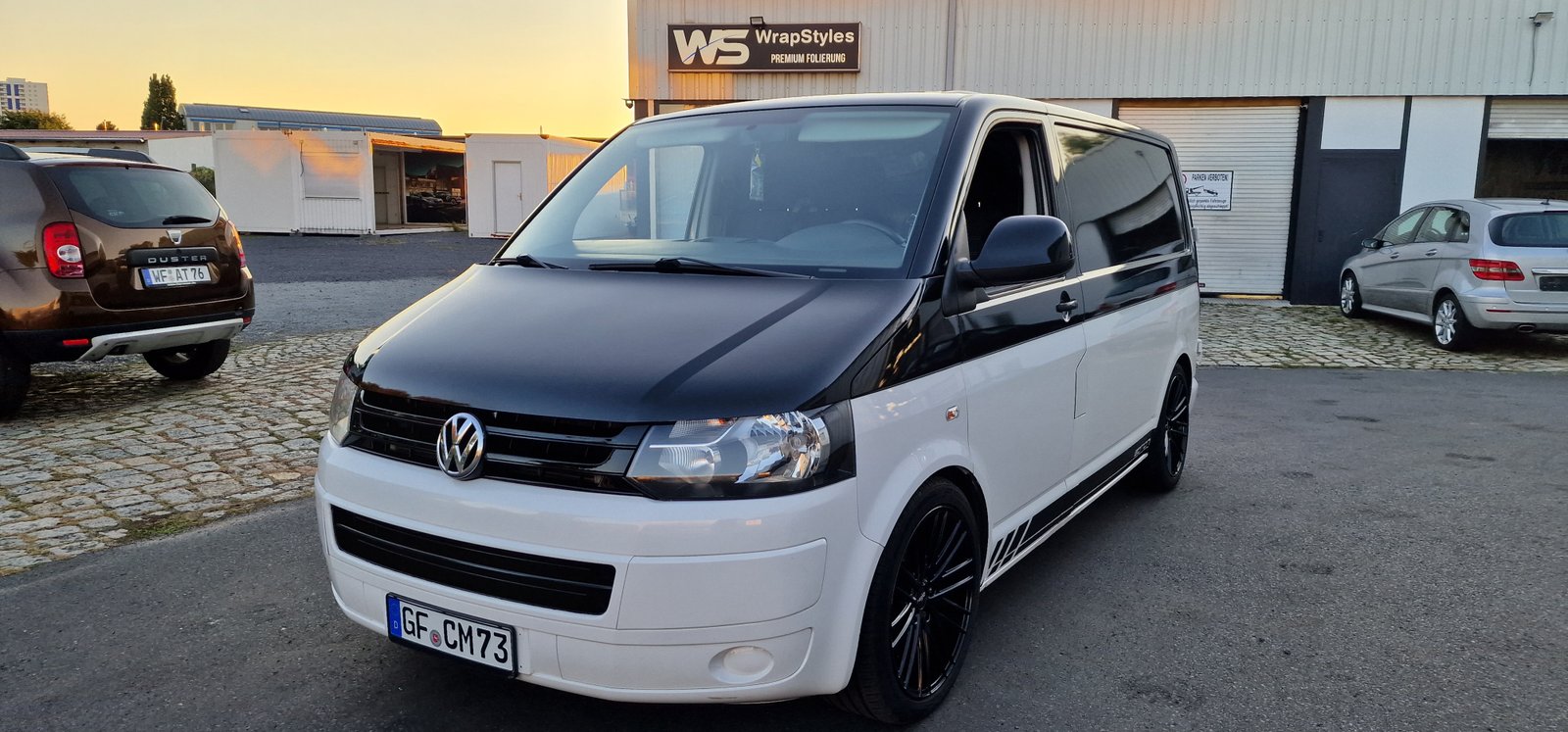 Multivan Black White